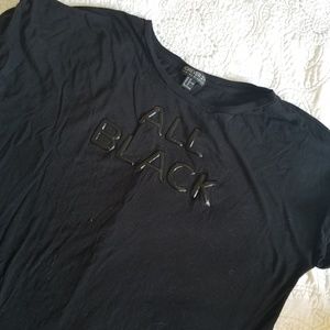 Forever 21 ALL BLACK curved hem t shirt